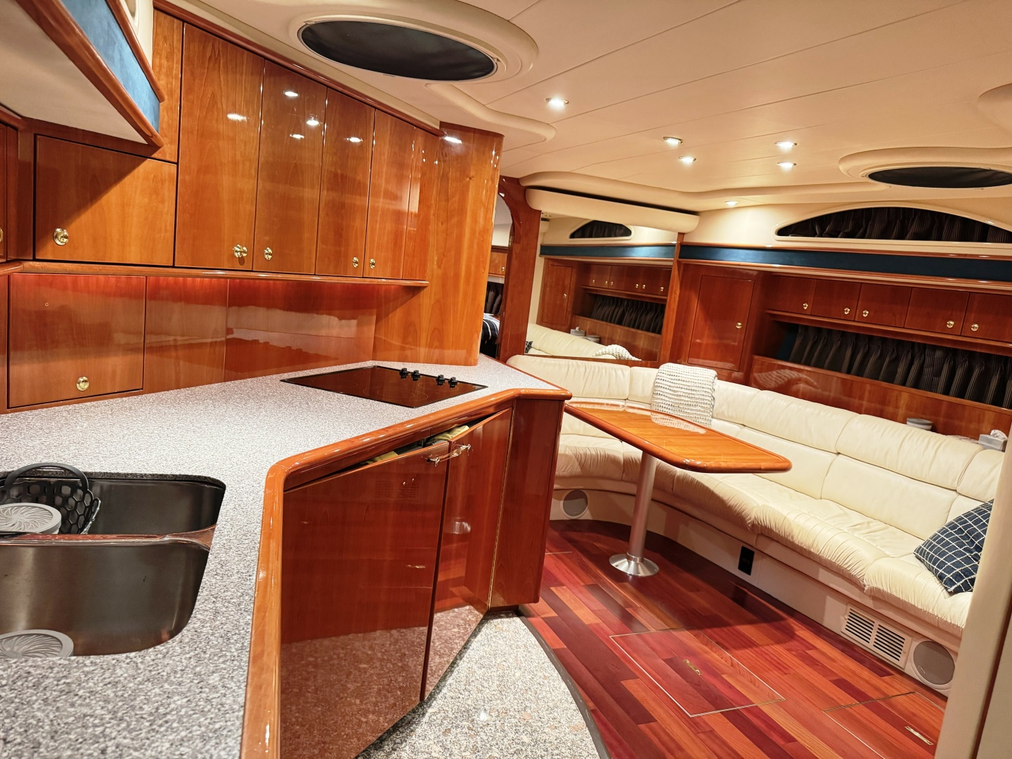 2001 Neptunus 56 Express