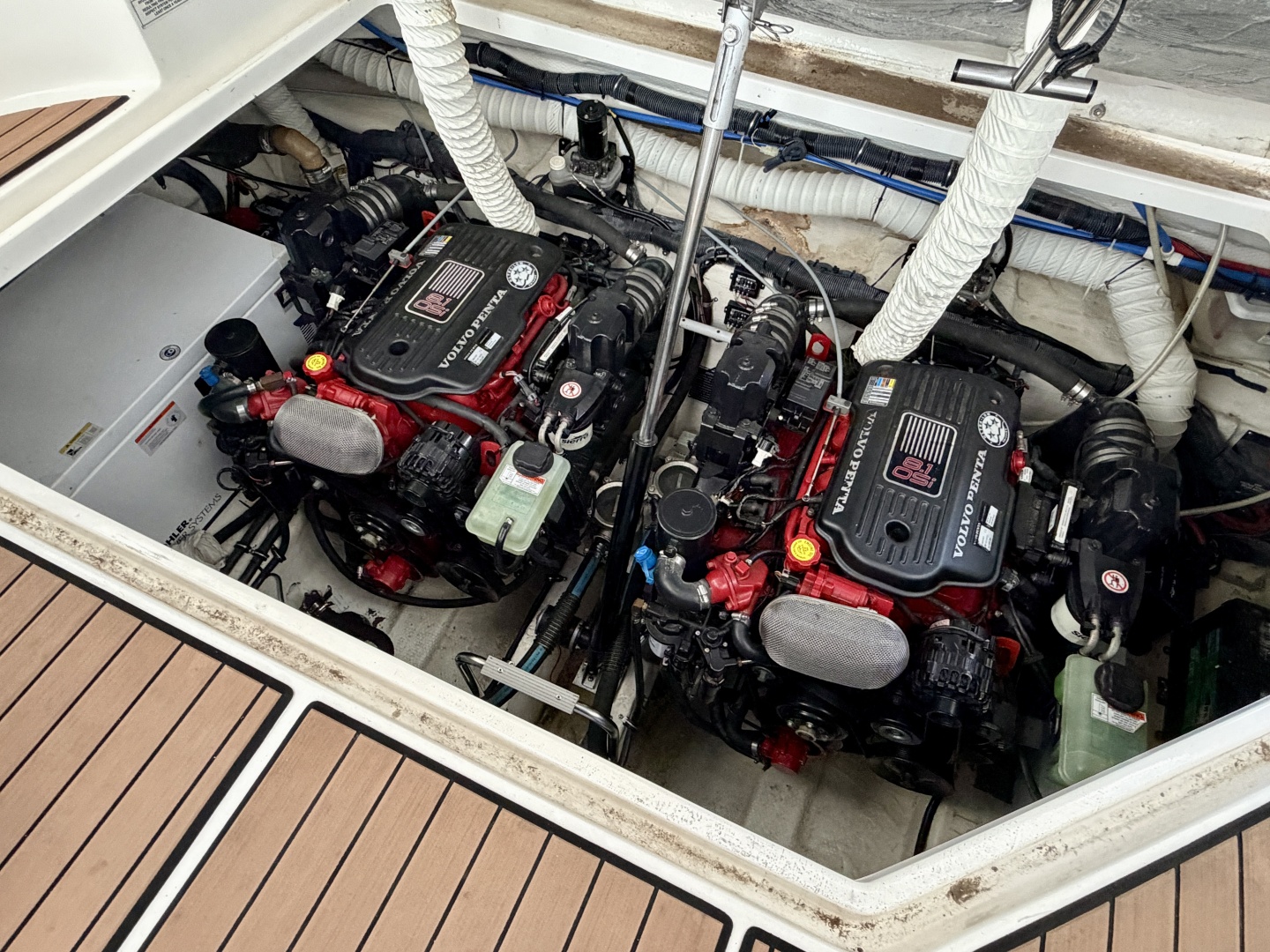 35ft Rinker Yacht For Sale