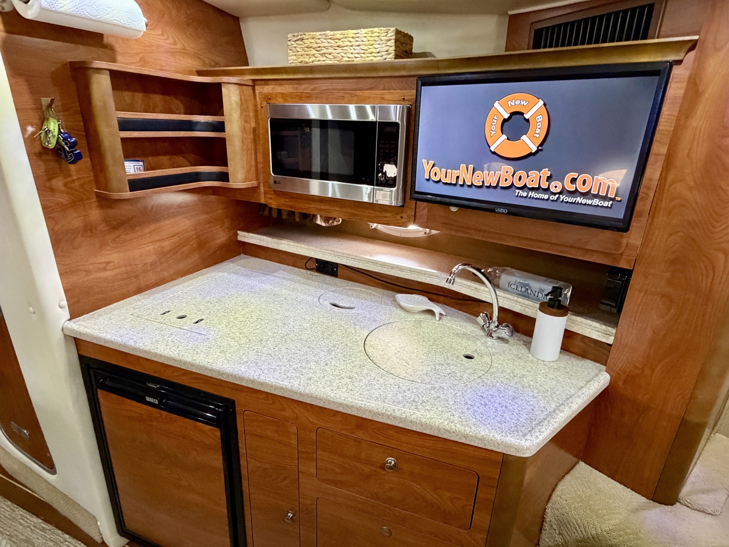 35ft Rinker Yacht For Sale