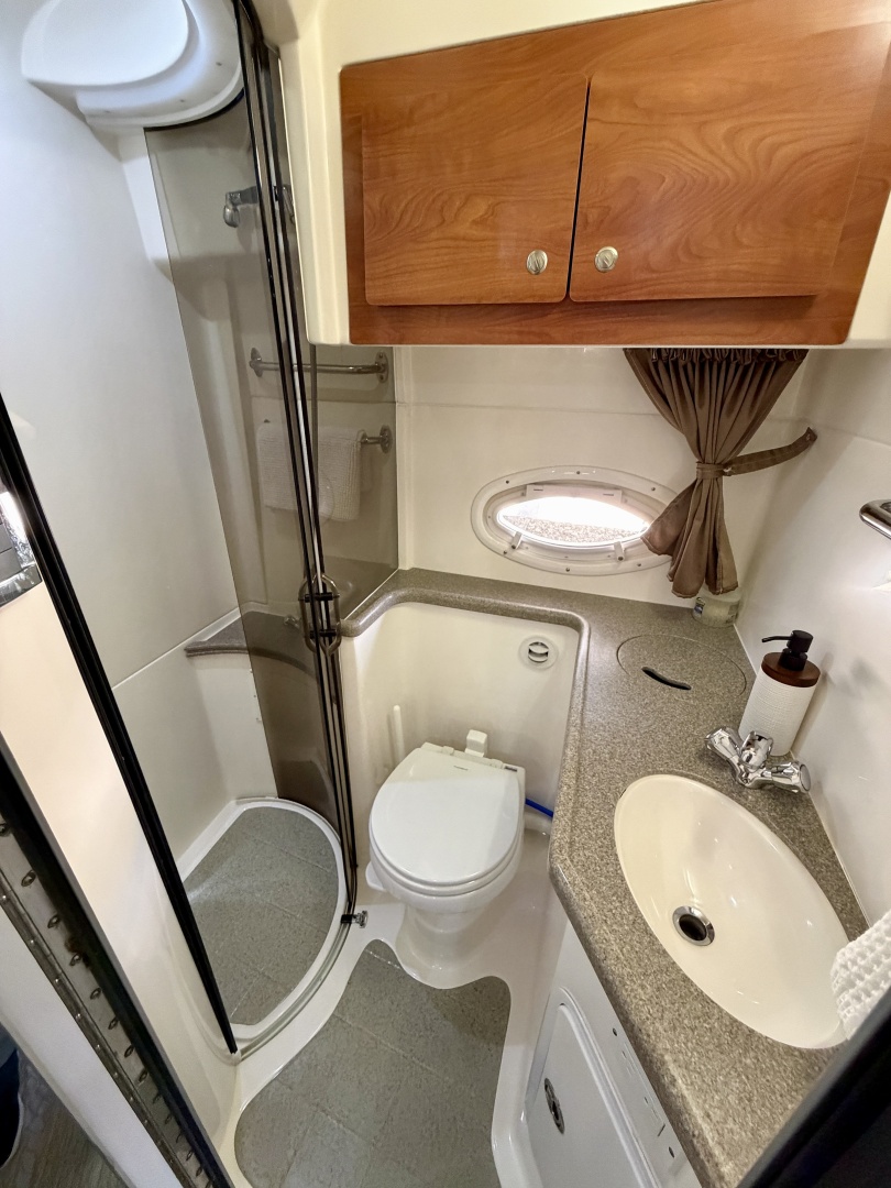 35ft Rinker Yacht For Sale