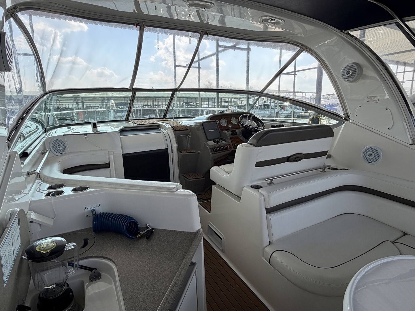 2007 Rinker 350 Express Cruiser