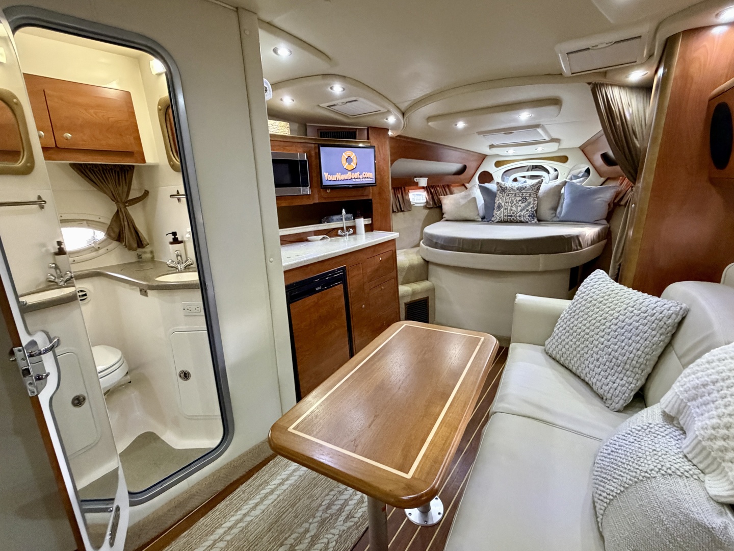 35ft Rinker Yacht For Sale