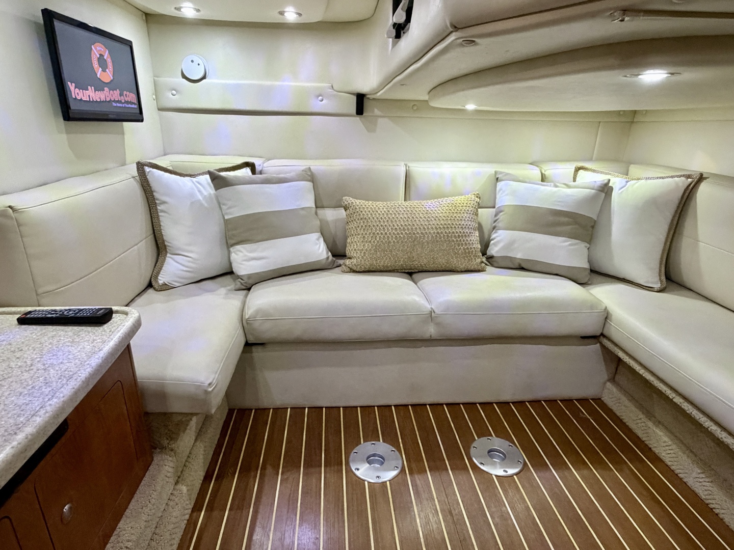 35ft Rinker Yacht For Sale