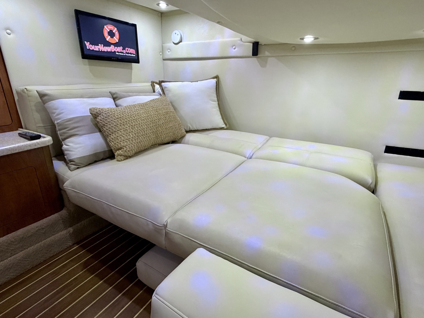 35ft Rinker Yacht For Sale