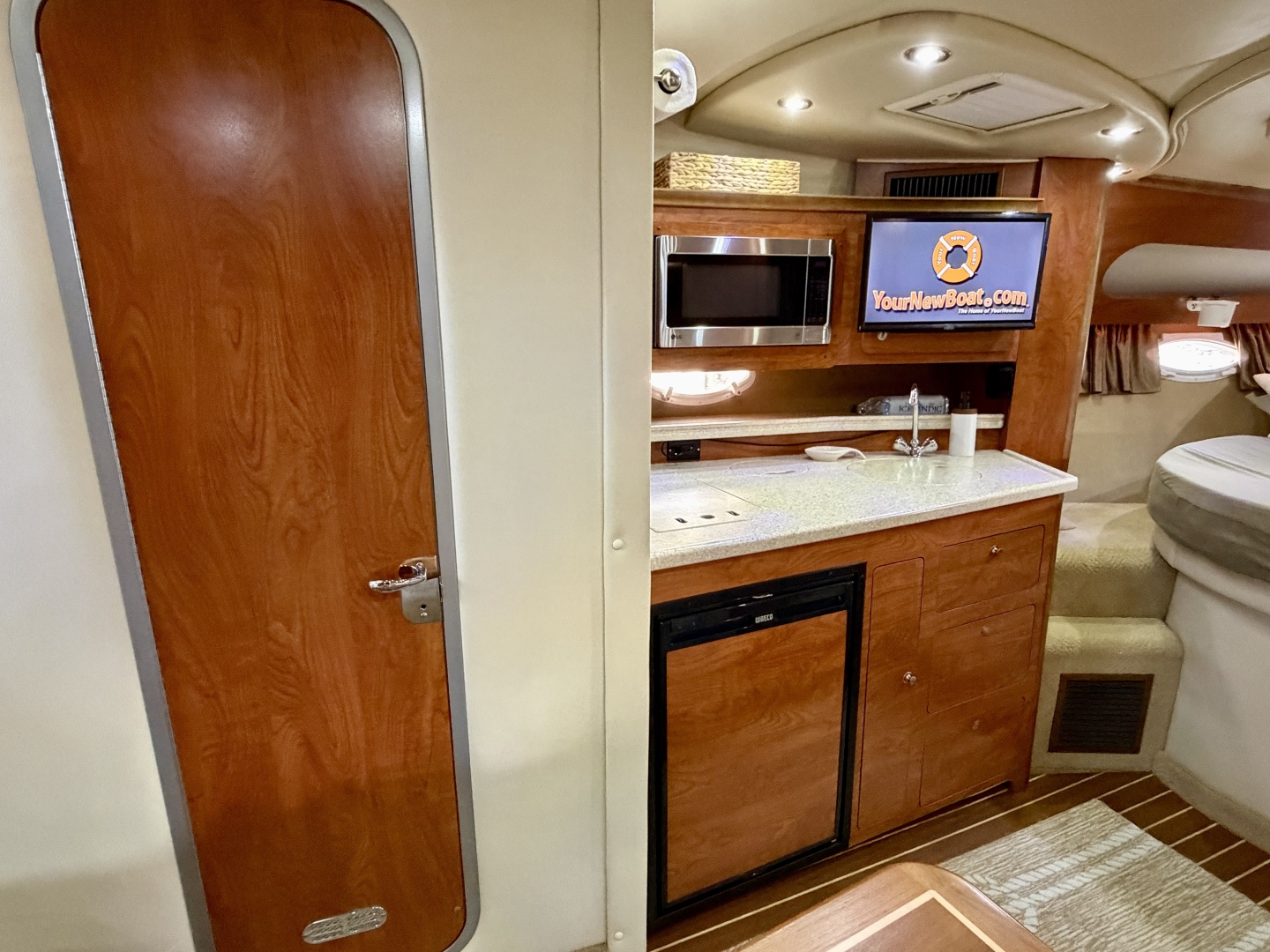 2007 Rinker 350 Express Cruiser