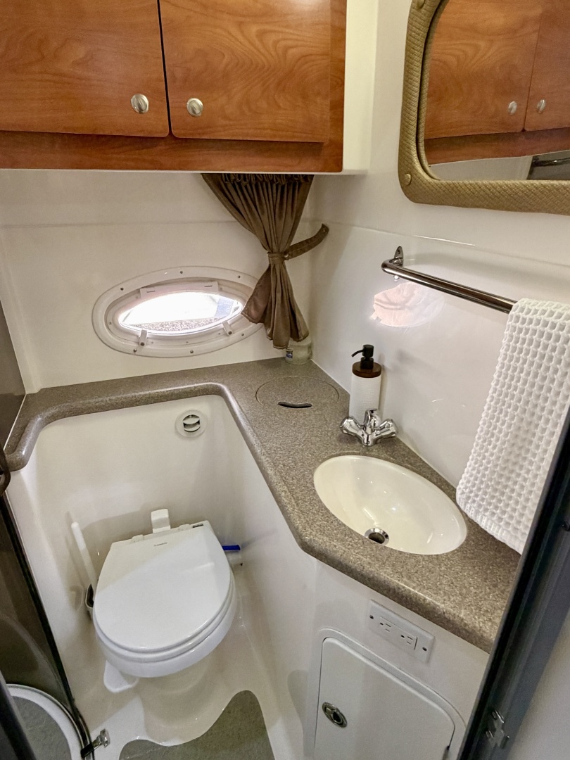 35ft Rinker Yacht For Sale