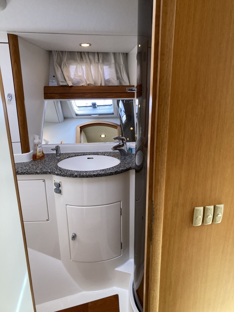 Oyster 56 Deck Saloon Yacht For Sale