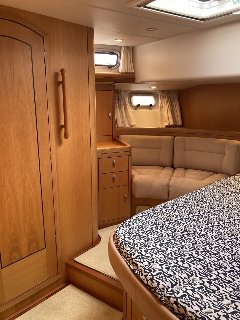 Oyster 56 Deck Saloon Yacht For Sale