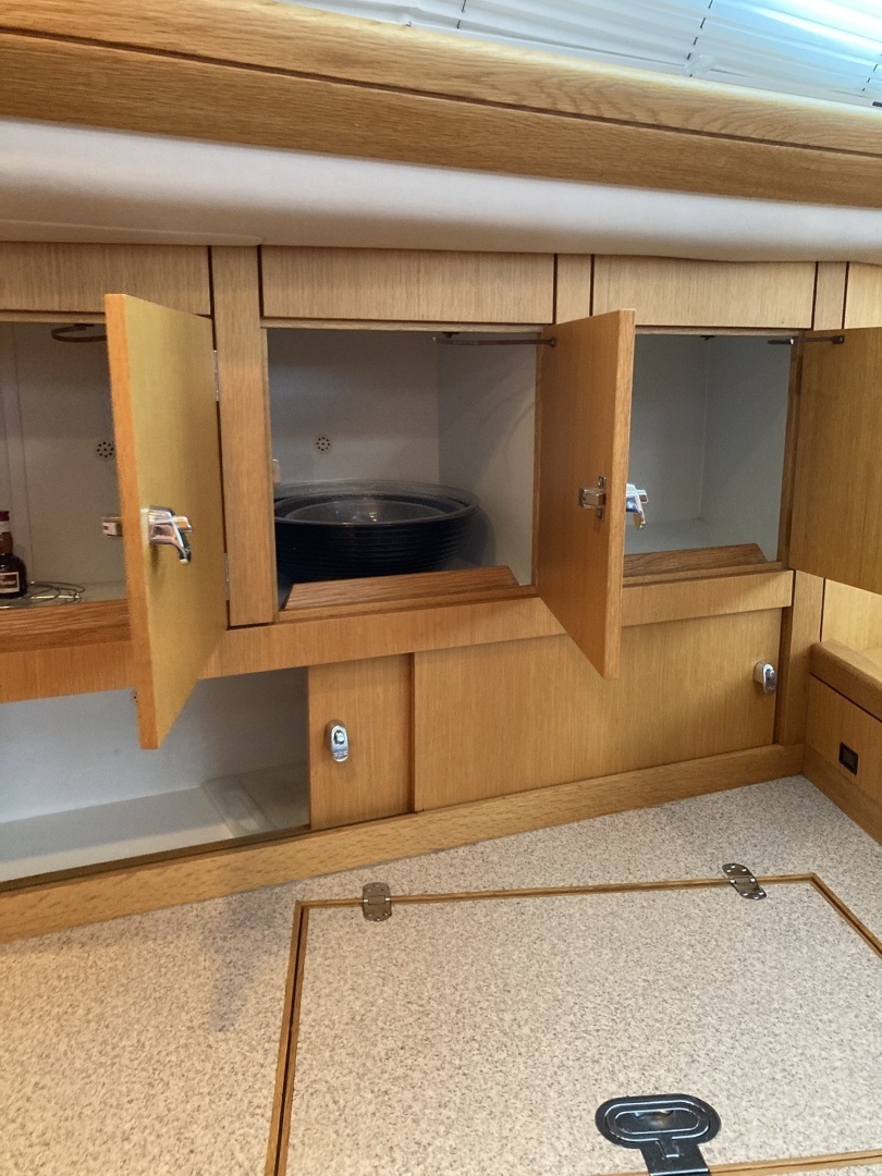 Oyster 56 Deck Saloon Yacht For Sale