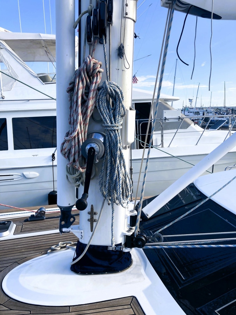 2008 Oyster 56 Deck Saloon