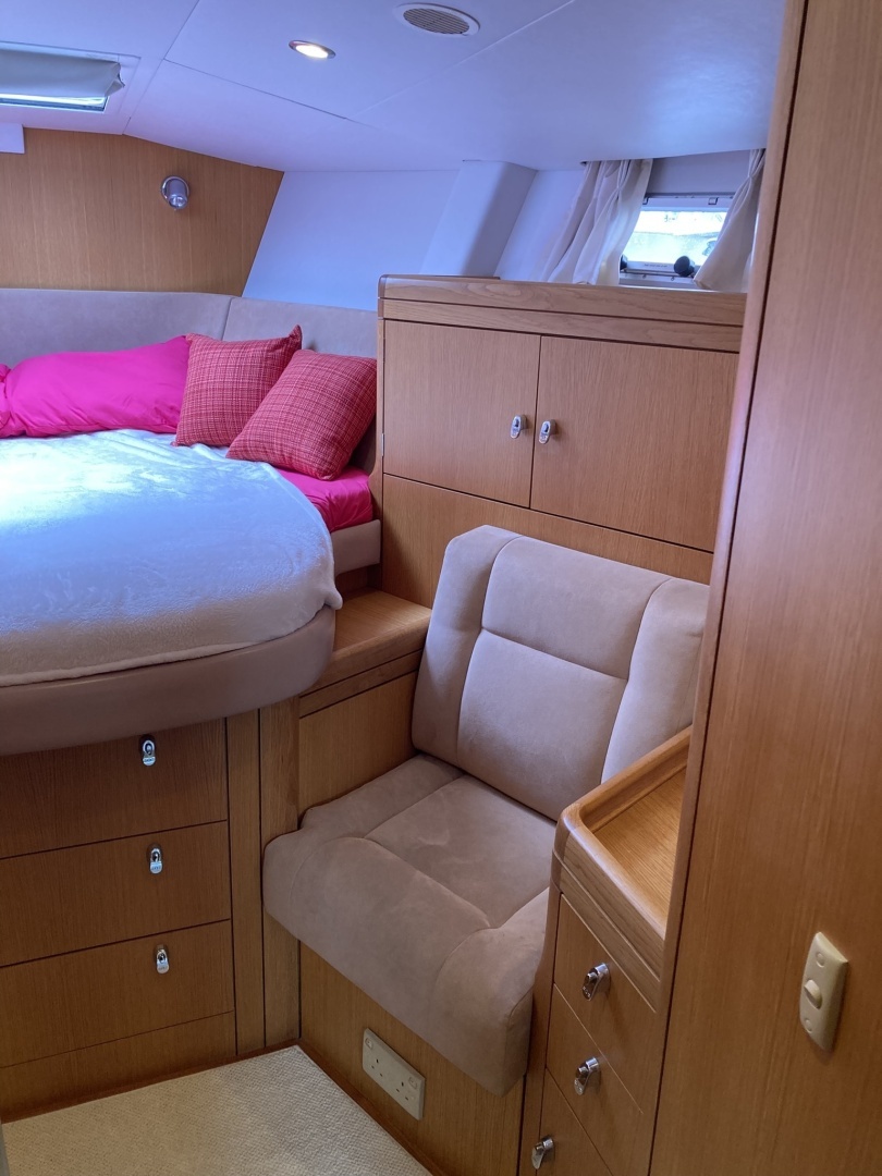 Oyster 56 Deck Saloon Yacht For Sale