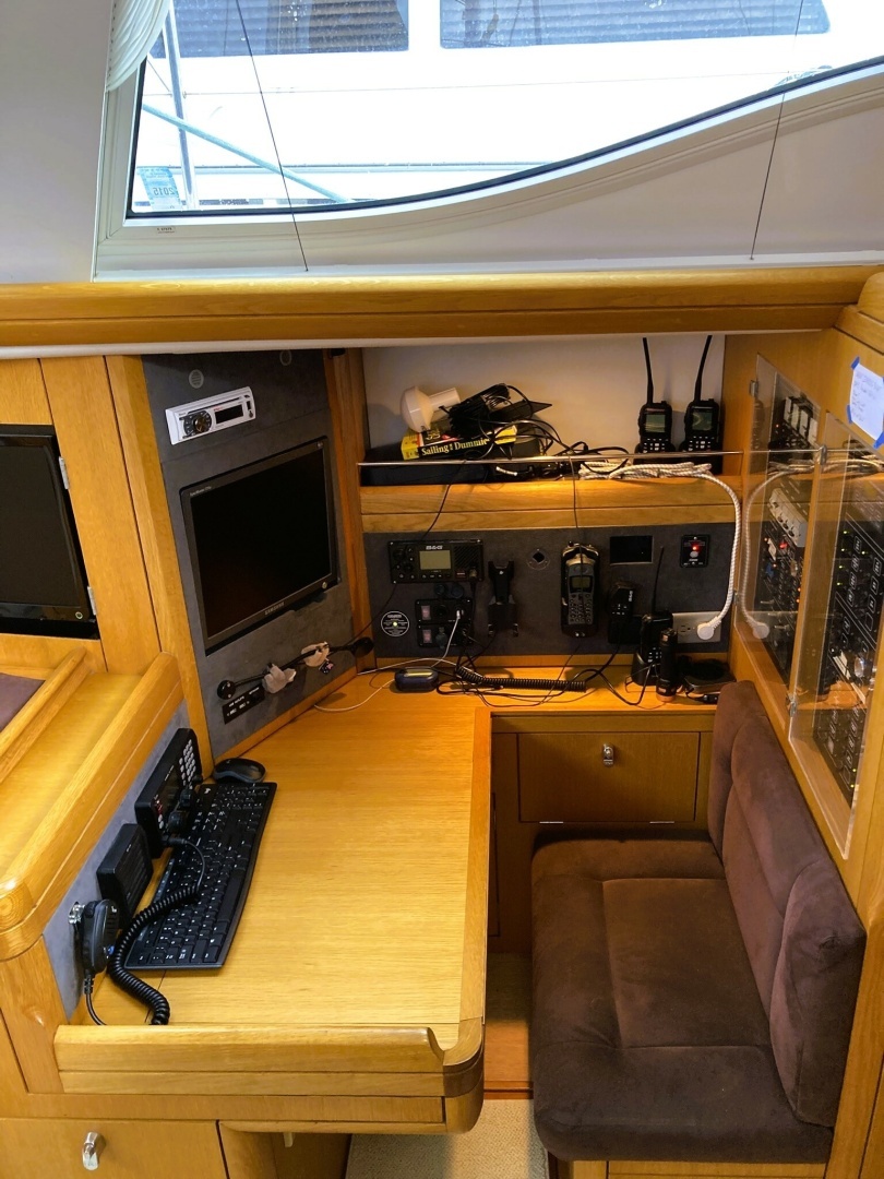 Oyster 56 Deck Saloon Yacht For Sale