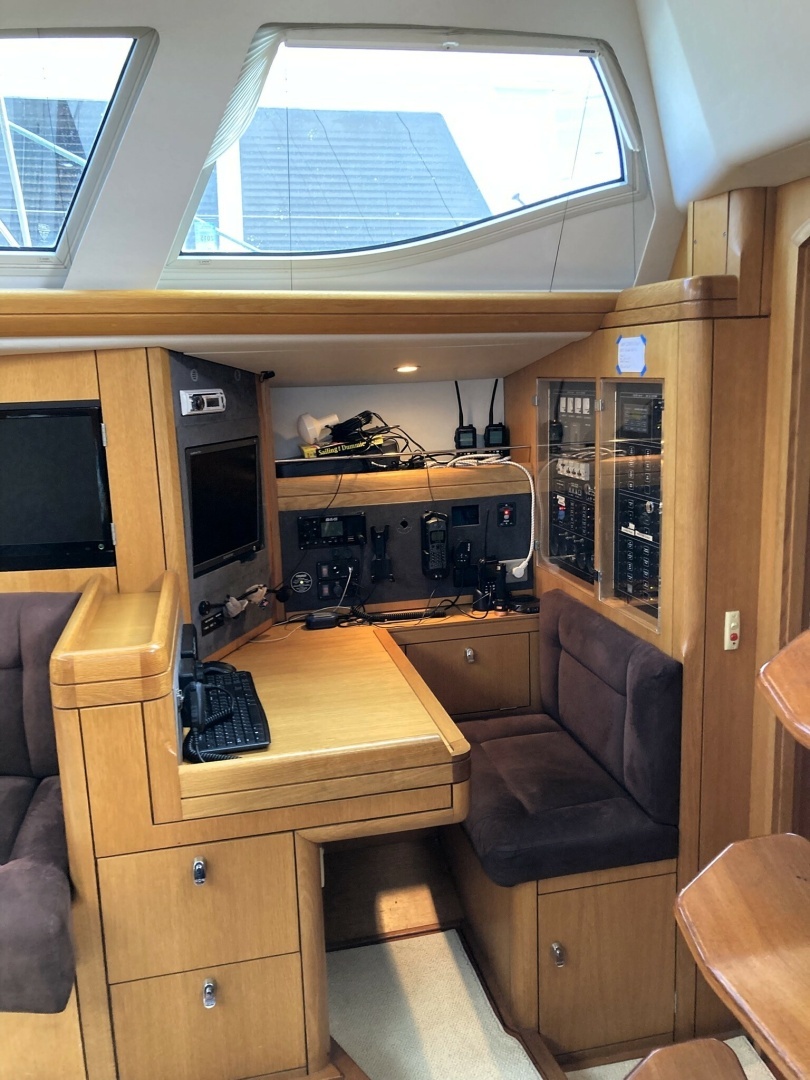 Oyster 56 Deck Saloon Yacht For Sale