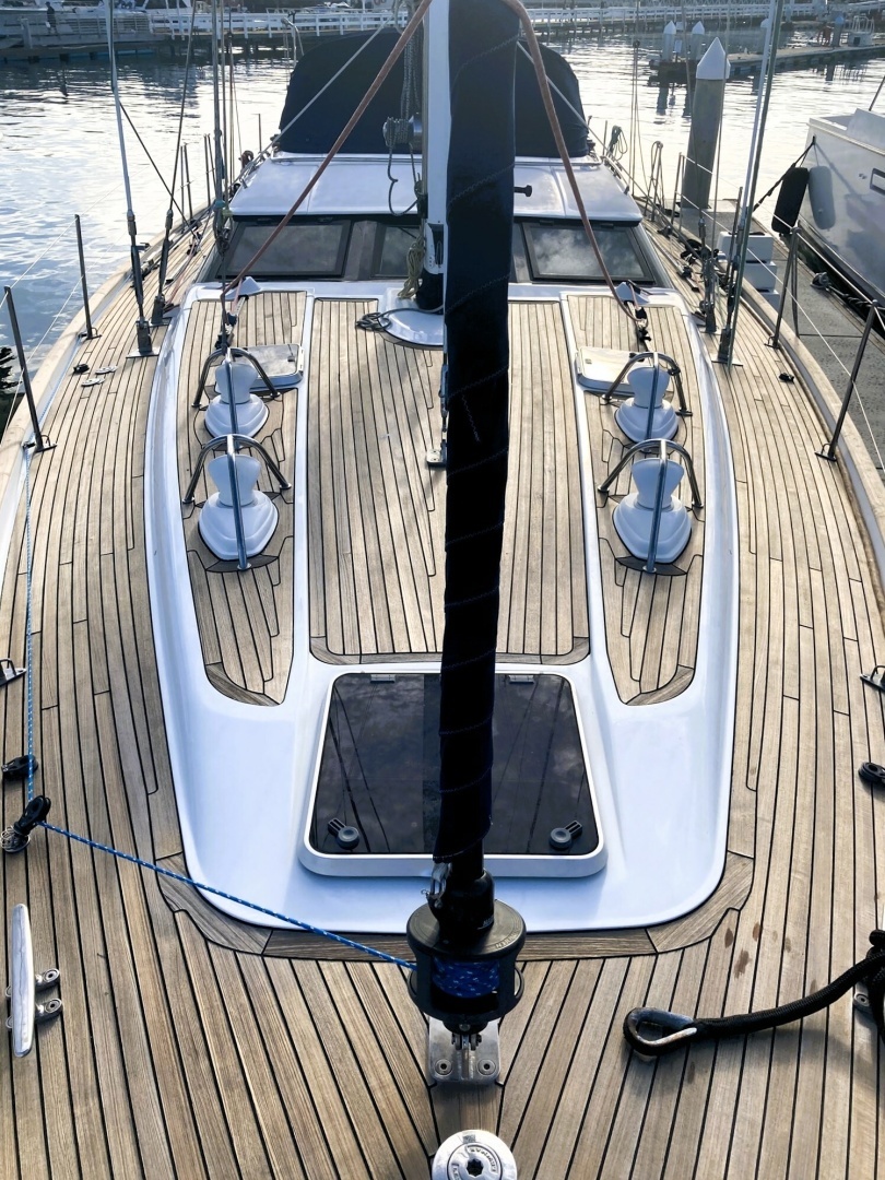 Oyster 56 Deck Saloon Yacht For Sale