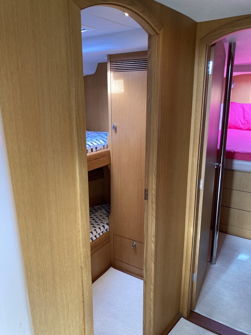 Oyster 56 Deck Saloon Yacht For Sale