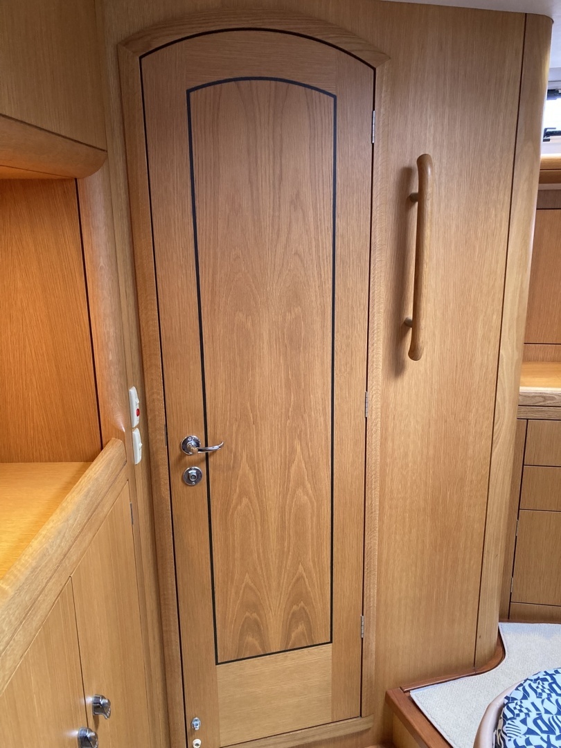 Oyster 56 Deck Saloon Yacht For Sale