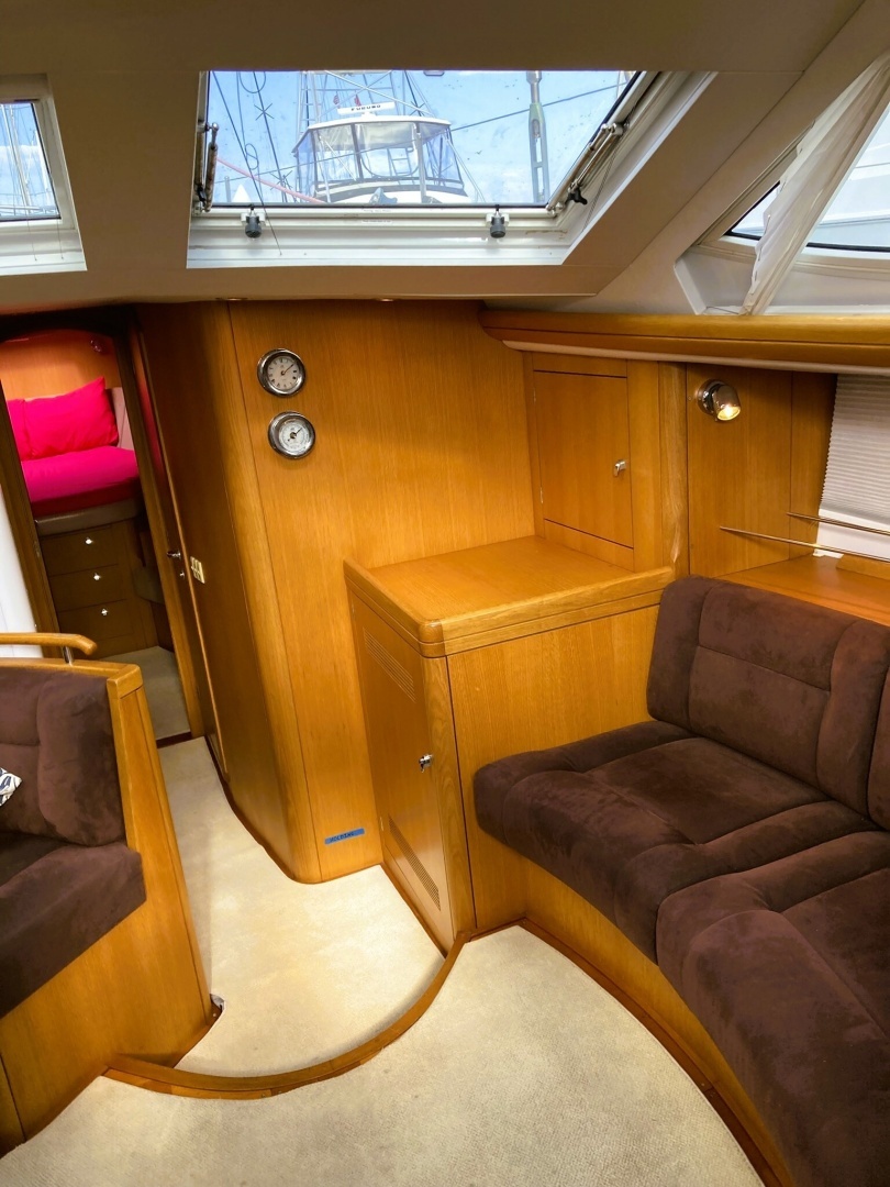 Oyster 56 Deck Saloon Yacht For Sale