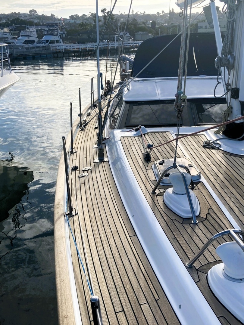Oyster 56 Deck Saloon Yacht For Sale