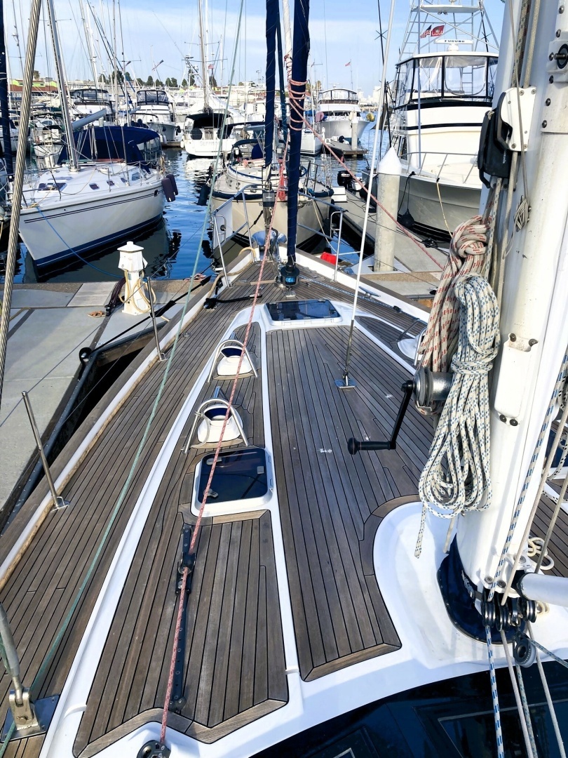 Oyster 56 Deck Saloon Yacht For Sale