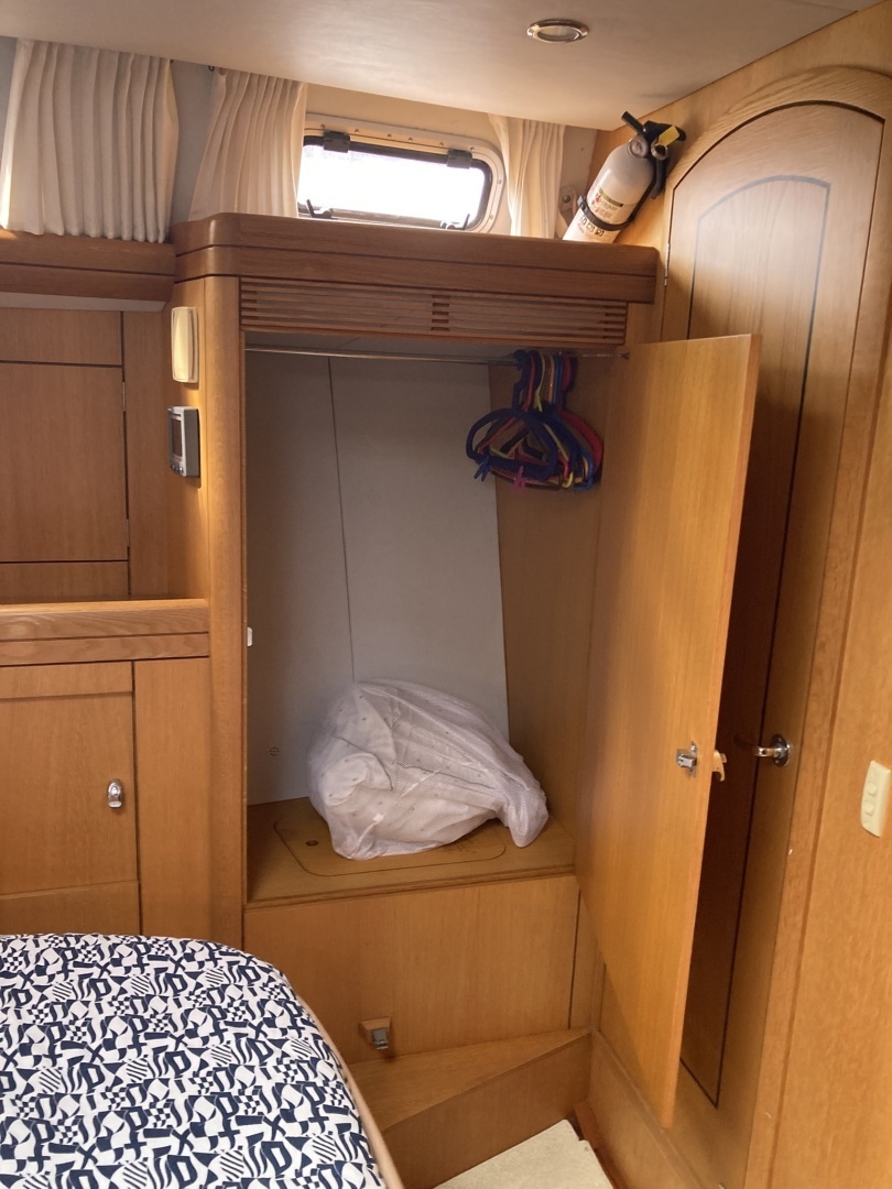 Oyster 56 Deck Saloon Yacht For Sale