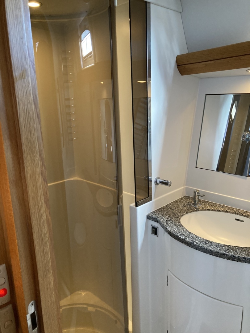 Oyster 56 Deck Saloon Yacht For Sale