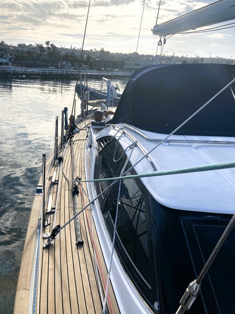 2008 Oyster 56 Deck Saloon