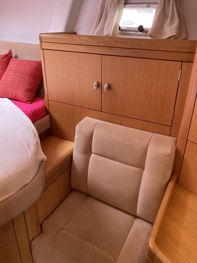 Oyster 56 Deck Saloon Yacht For Sale