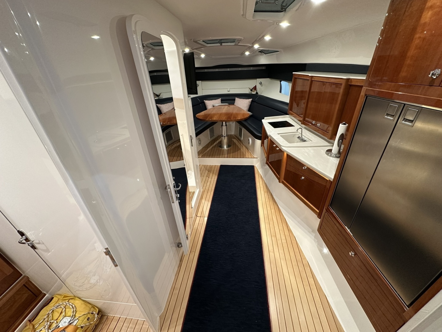 2020 Intrepid 475 Sport Yacht