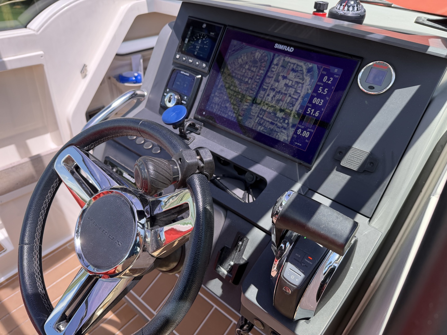 Nimbus 26 - Helm Station Electronics 