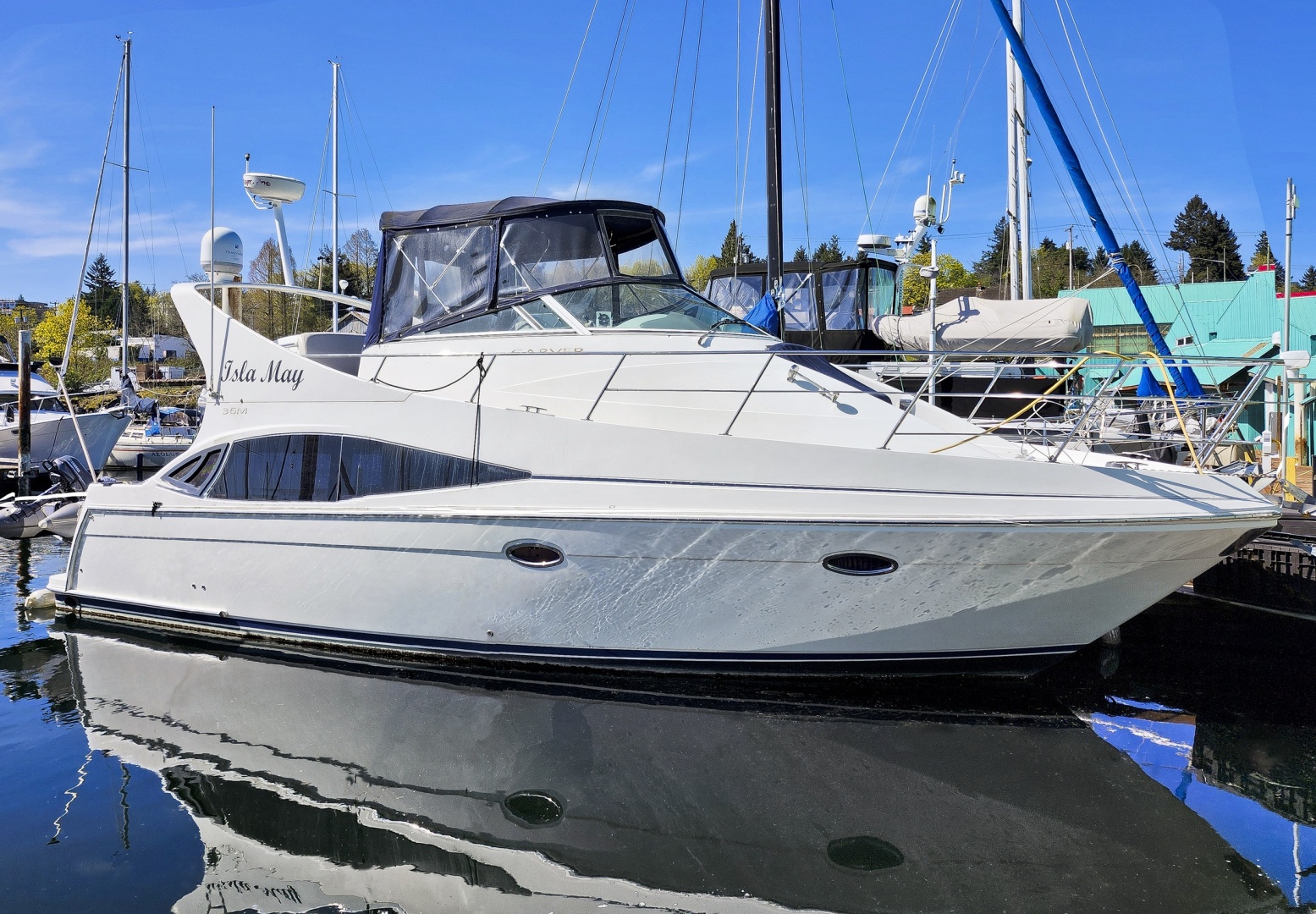 Isla May 40ft Carver Yacht For Sale