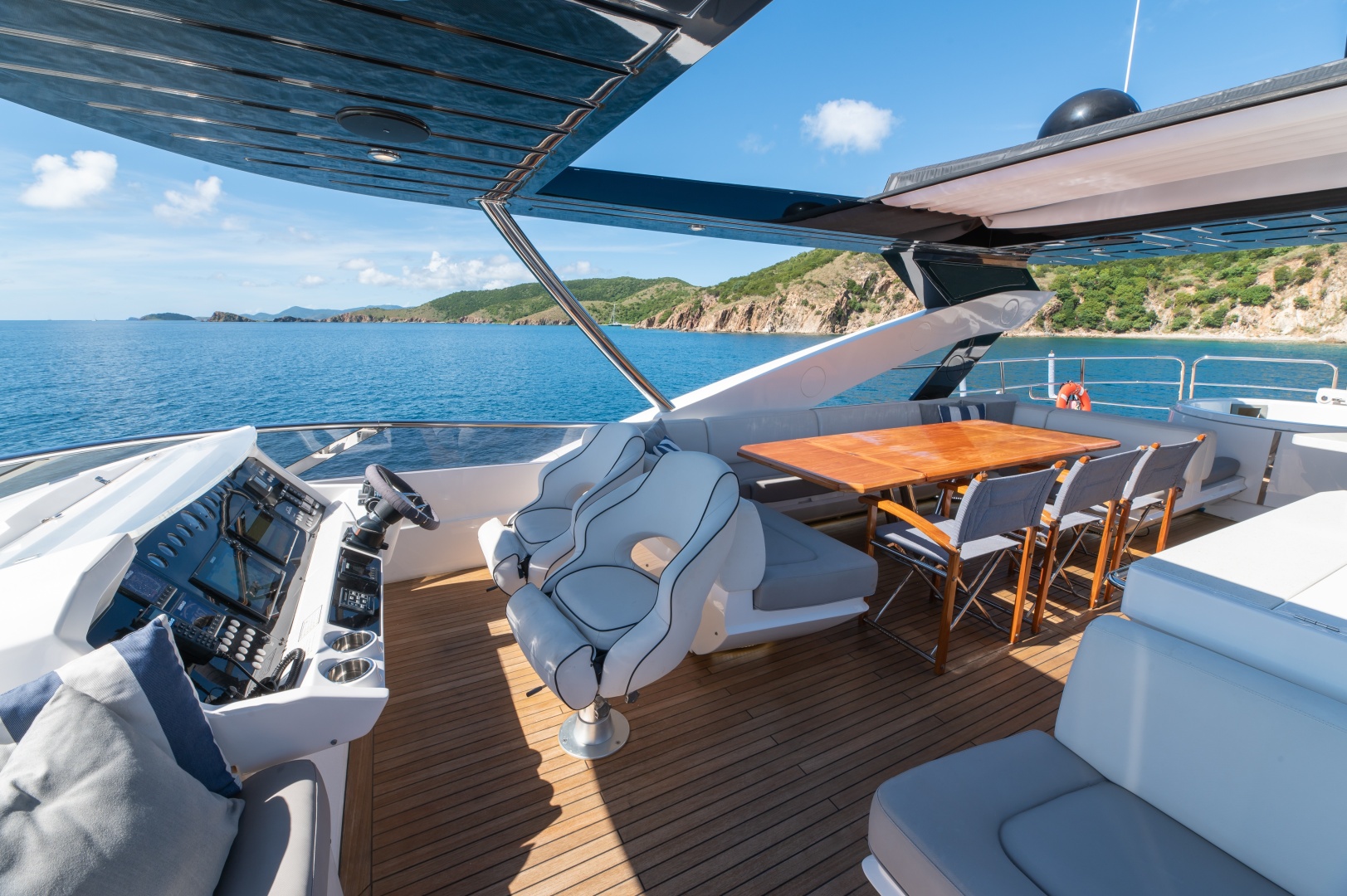 2017 Sunseeker 86 Yacht