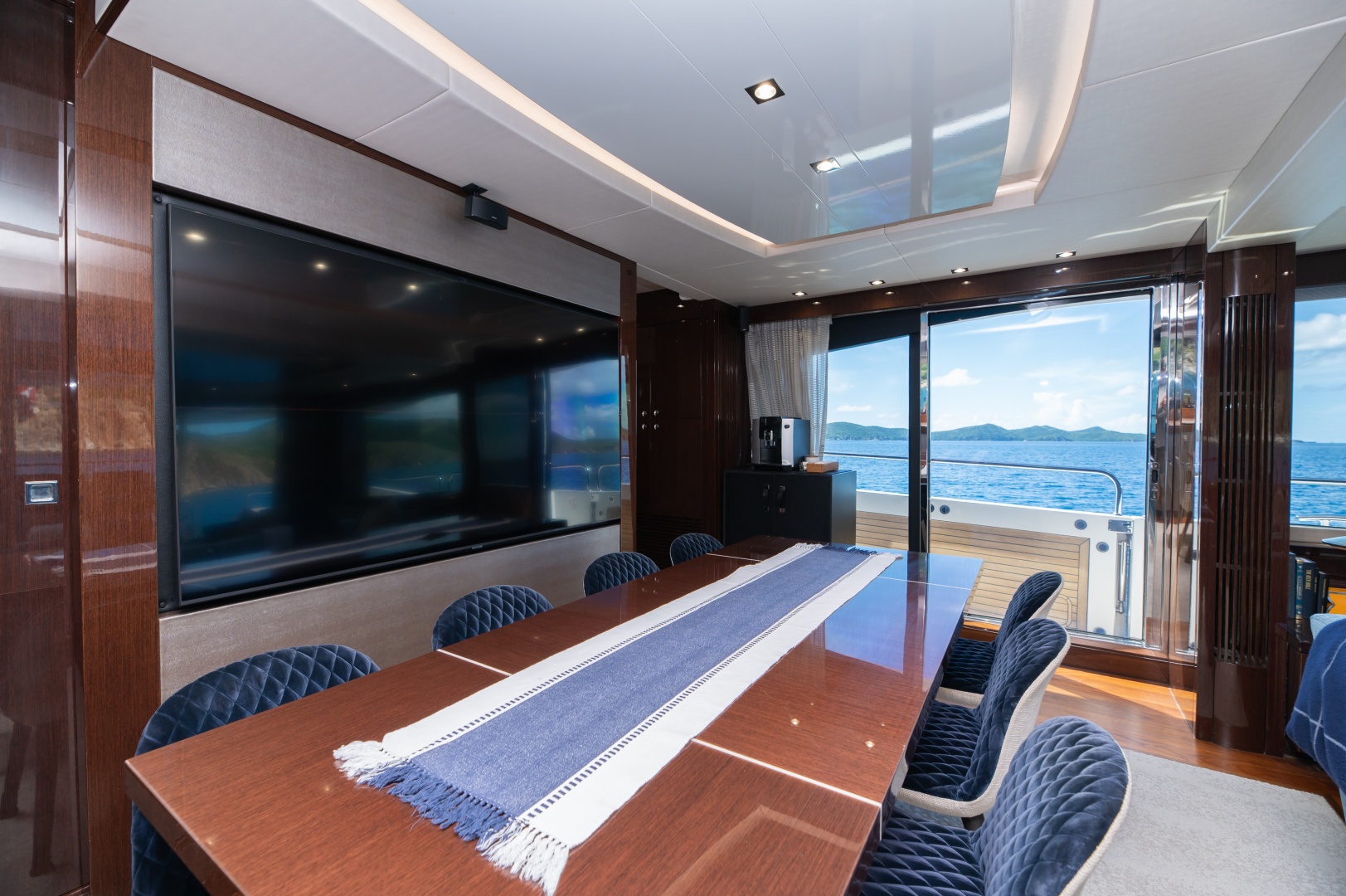 2017 Sunseeker 86 Yacht