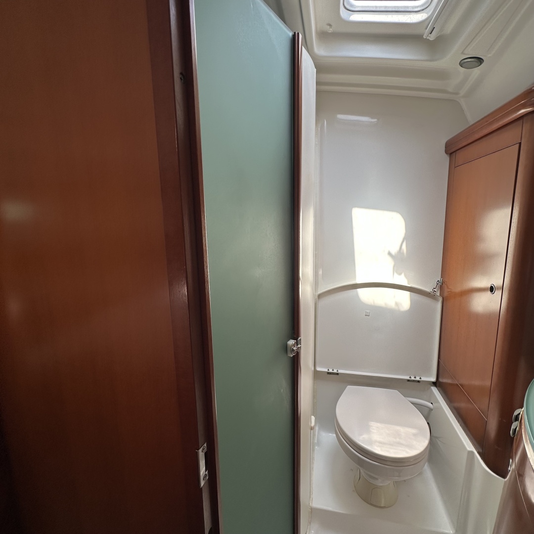 Roxxy 53ft Beneteau Yacht For Sale