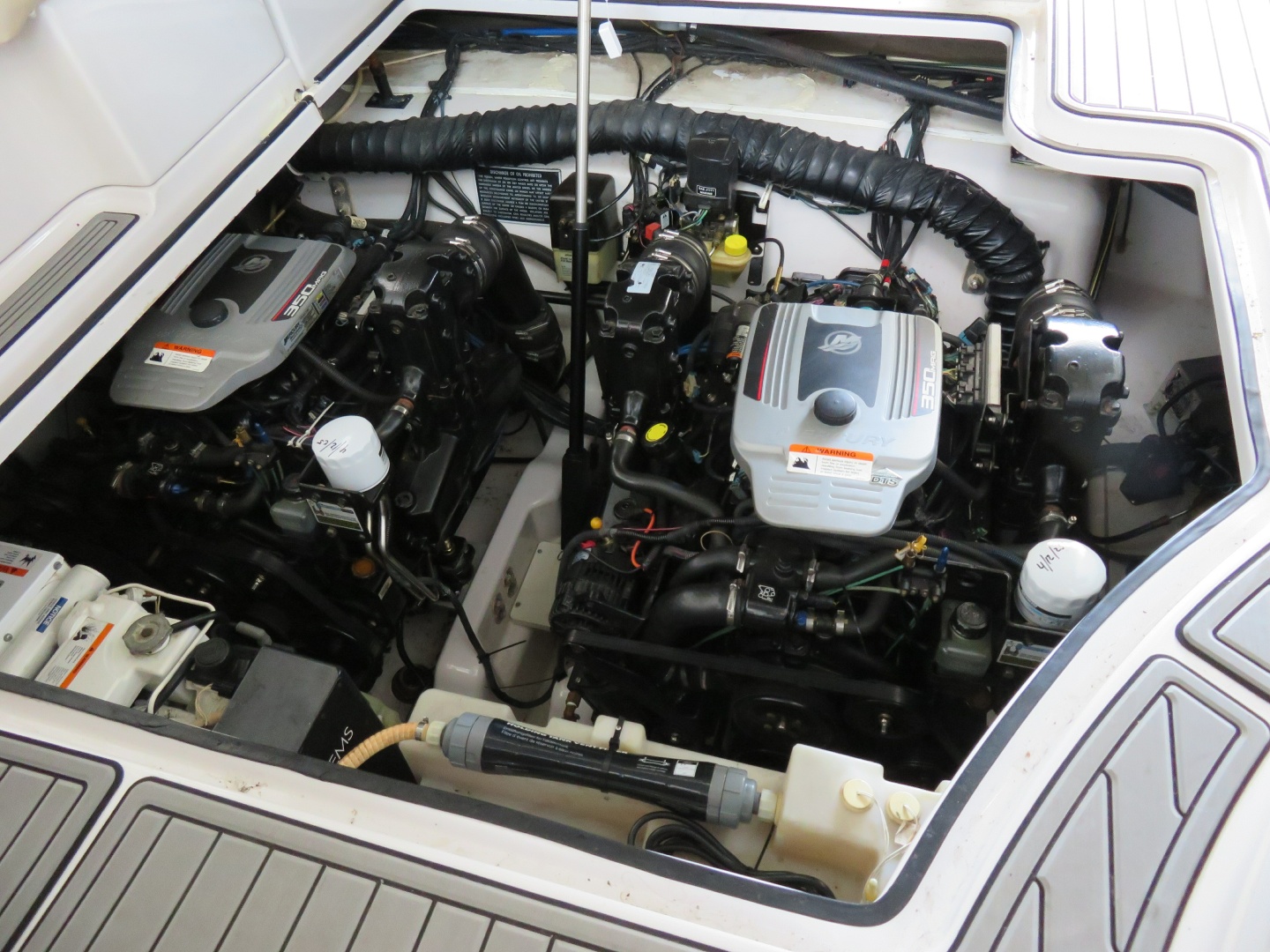 35ft Four Winns Yacht For Sale