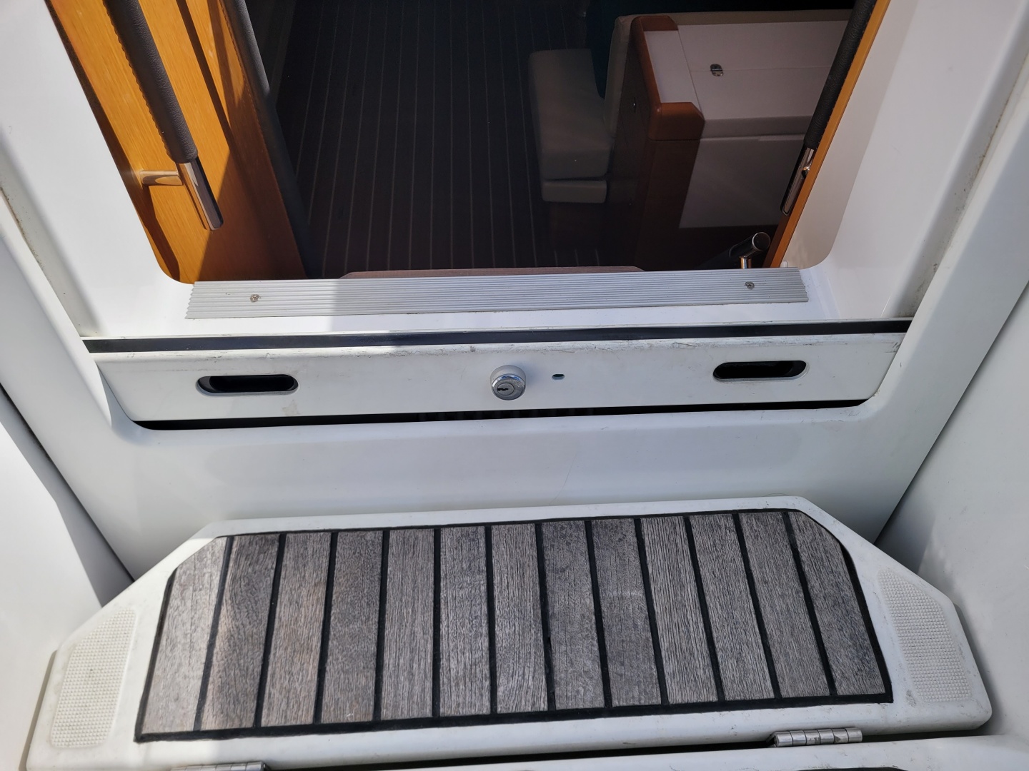 Lifeline 44ft Jeanneau Yacht For Sale