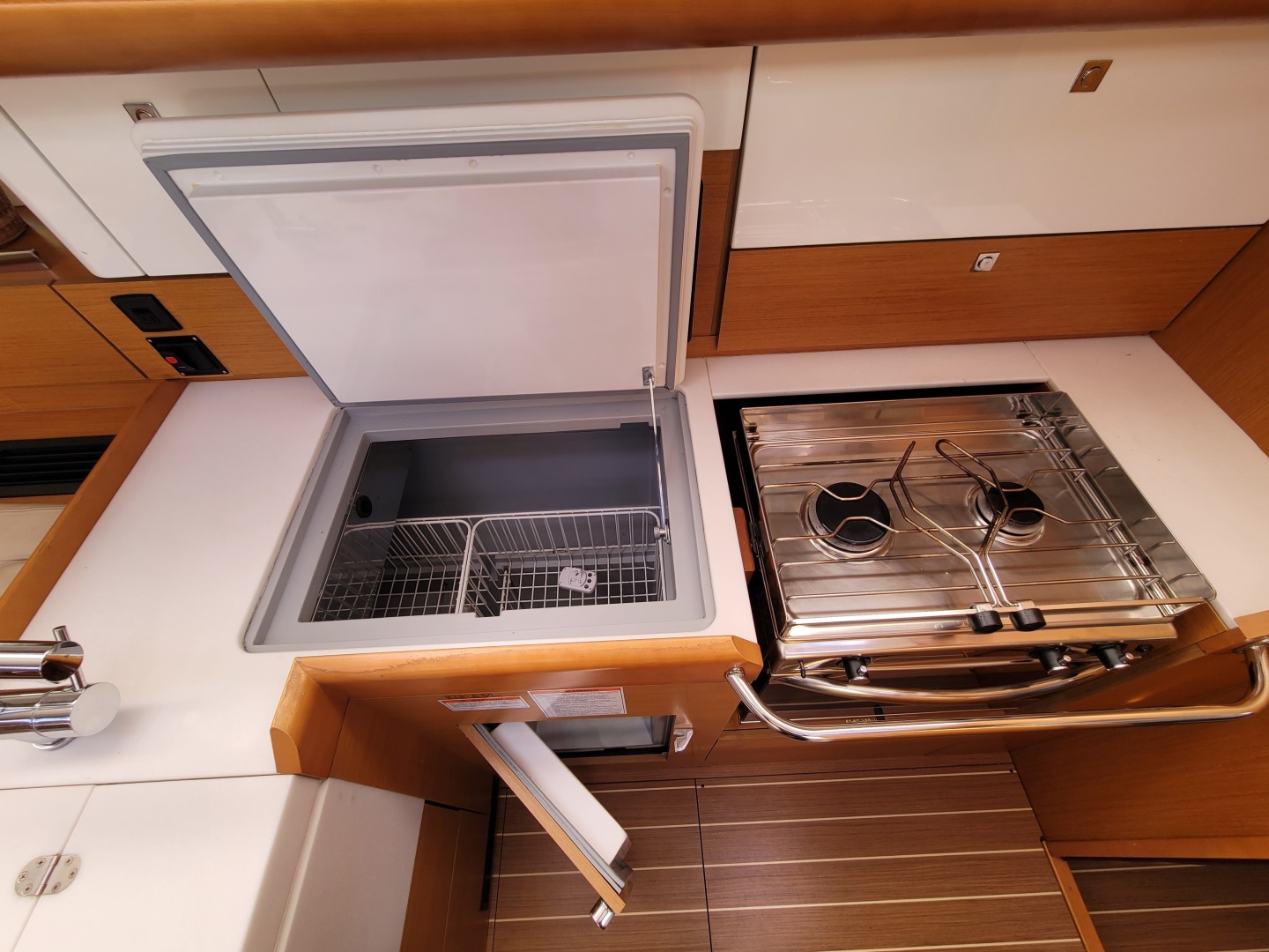 2017 Jeanneau Sun Odyssey 44 DS