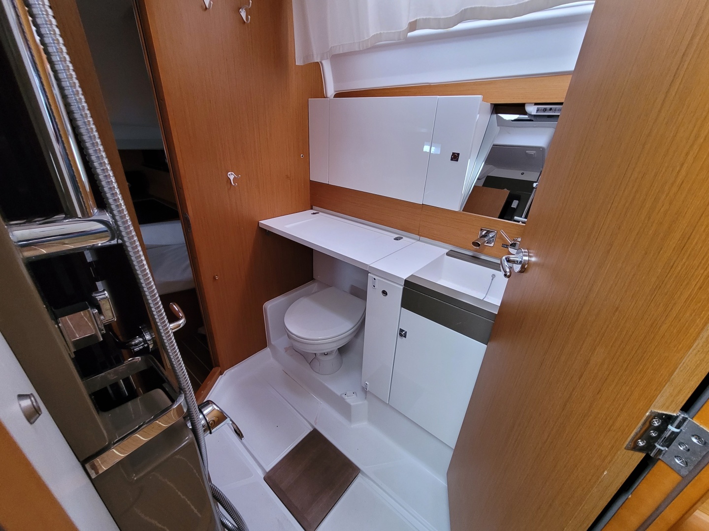 Lifeline 44ft Jeanneau Yacht For Sale