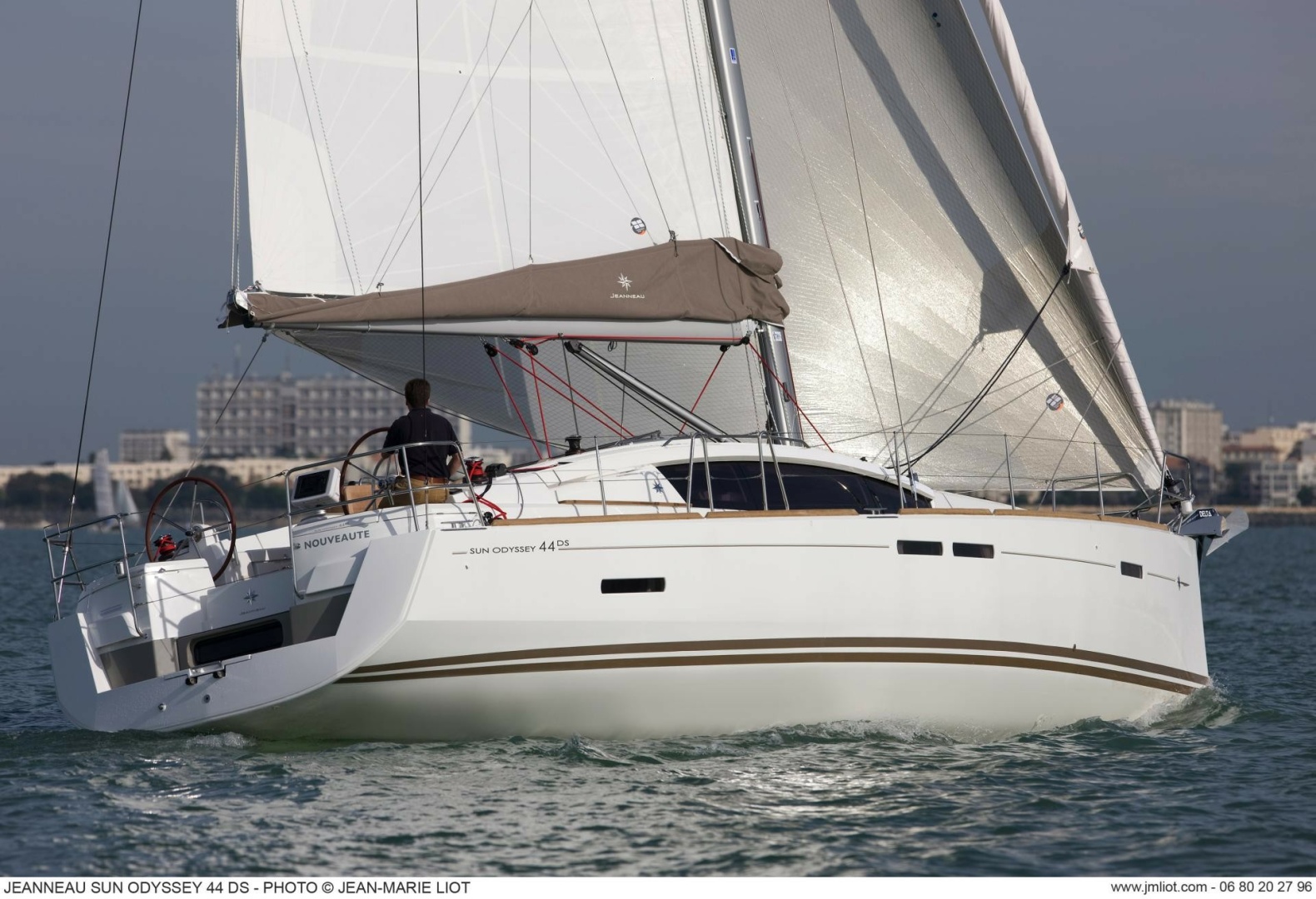 Lifeline 44ft Jeanneau Yacht For Sale