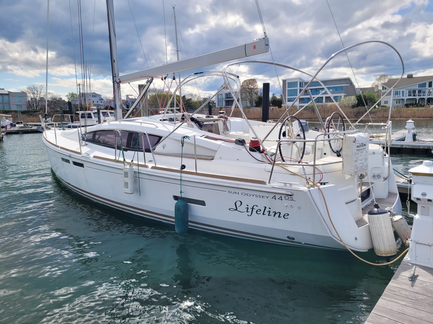 Lifeline 44ft Jeanneau Yacht For Sale