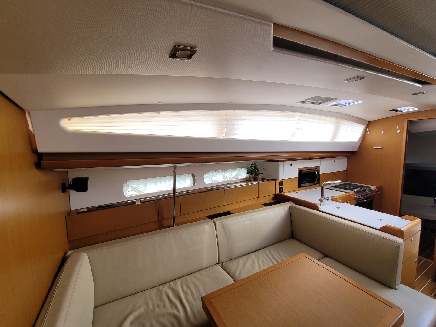 Lifeline 44ft Jeanneau Yacht For Sale