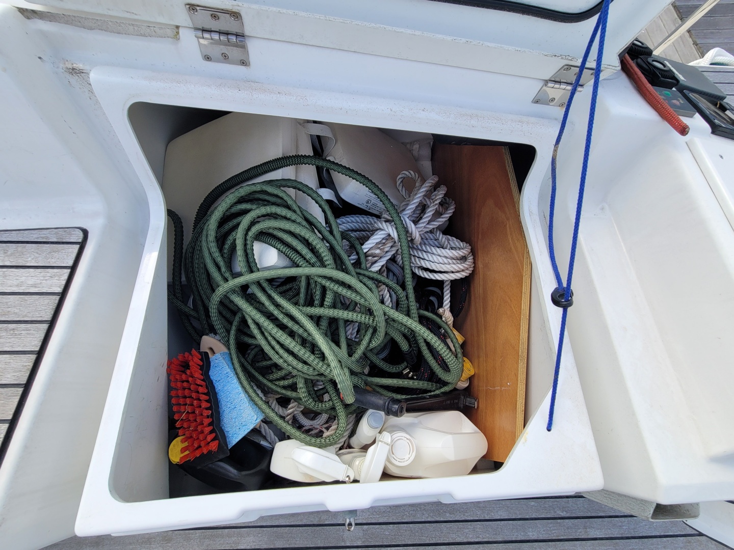 Lifeline 44ft Jeanneau Yacht For Sale