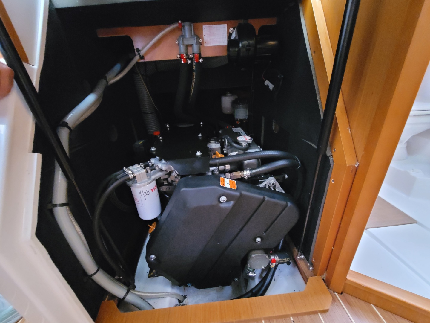 Lifeline 44ft Jeanneau Yacht For Sale