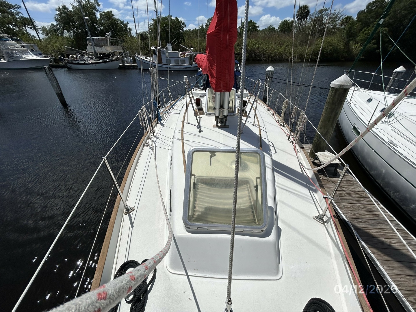 41' Rival foredeck aft