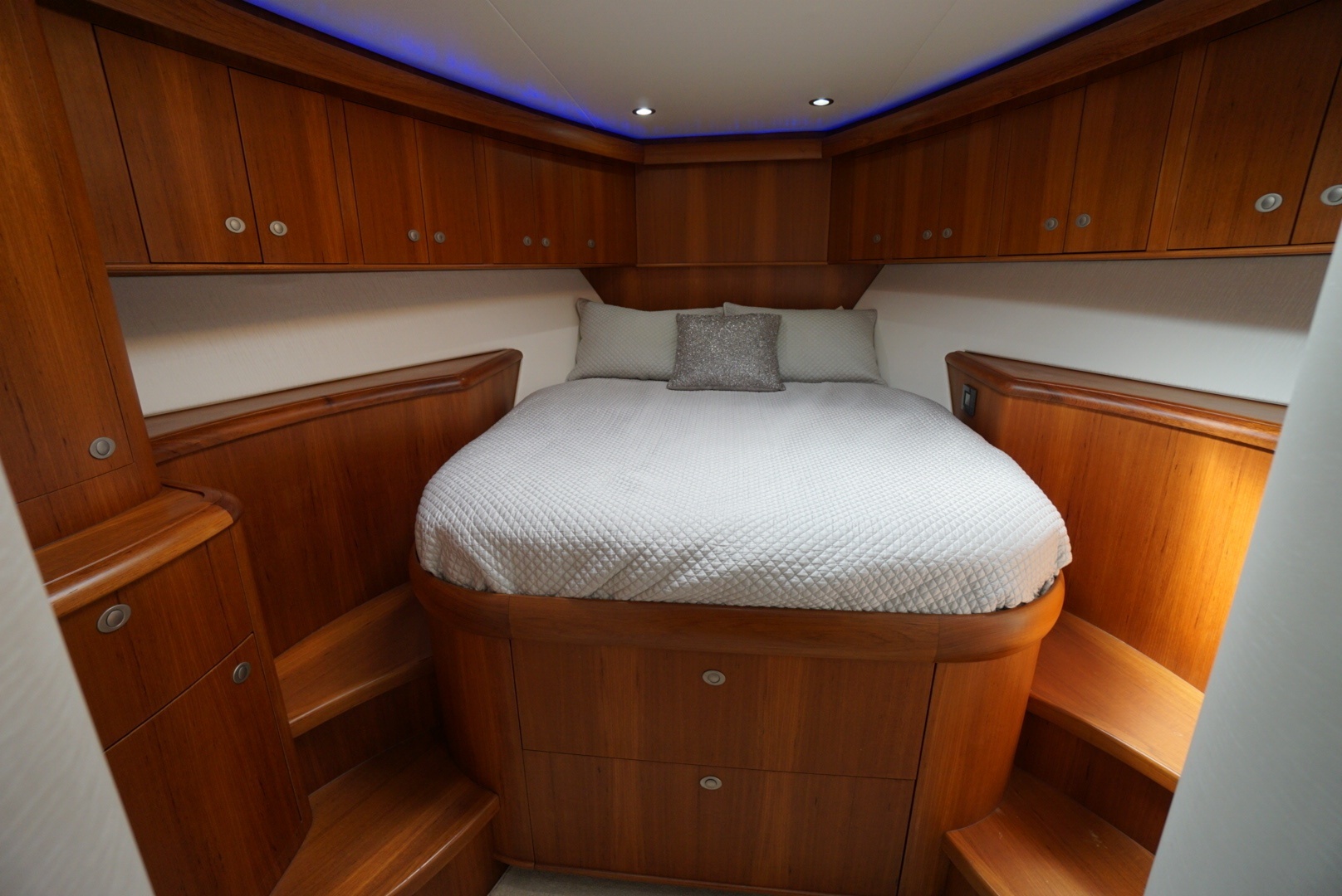 67ft F amp S Yacht For Sale