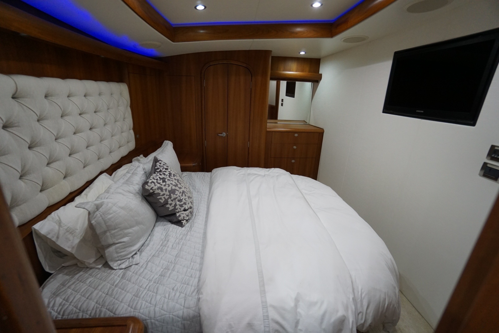 67ft F amp S Yacht For Sale