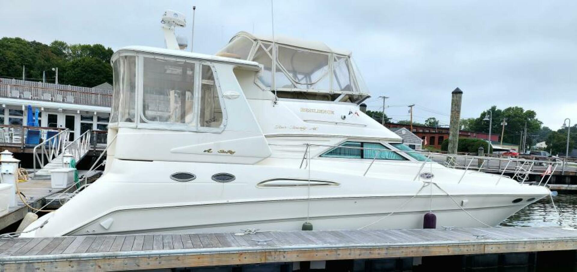1999 Sea Ray 420 Aft Cabin