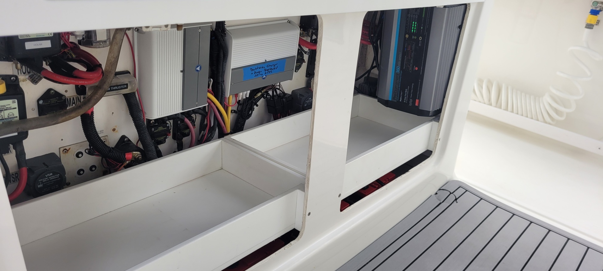 HEY MAN Repowered 2022 3 x 400hp Merc w Joystick 35ft Everglades Yacht For Sale HEY MAN Repowered 2022 3 x 400hp Merc w Joystick 35ft Everglades Yacht For Sale