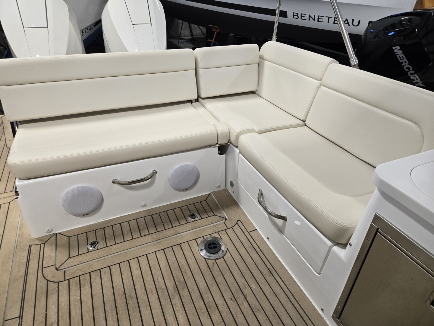 The Sunshine Crew 38ft MJM Yacht For Sale