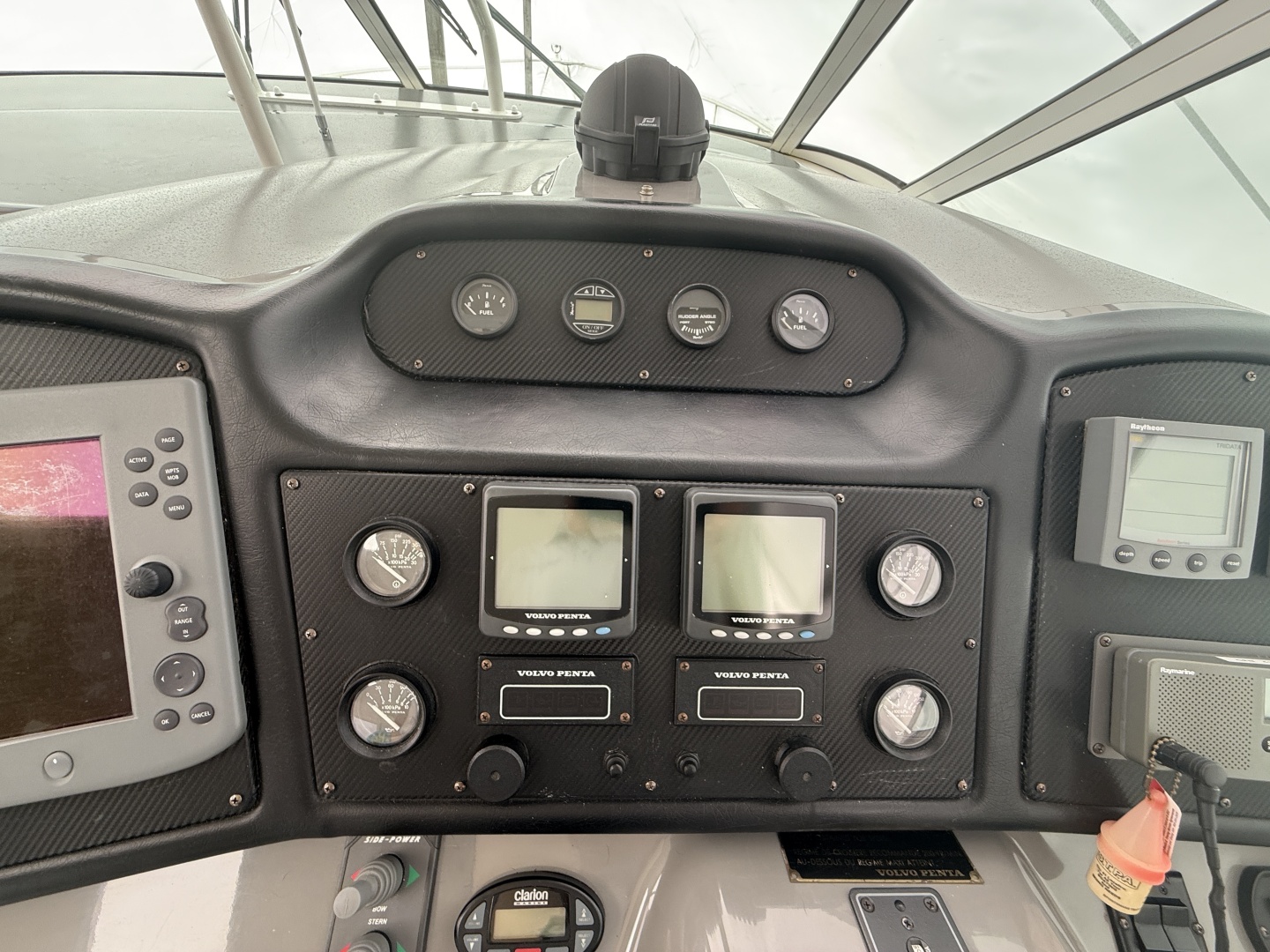 2005 Cruisers Yachts 405 Motor Yacht