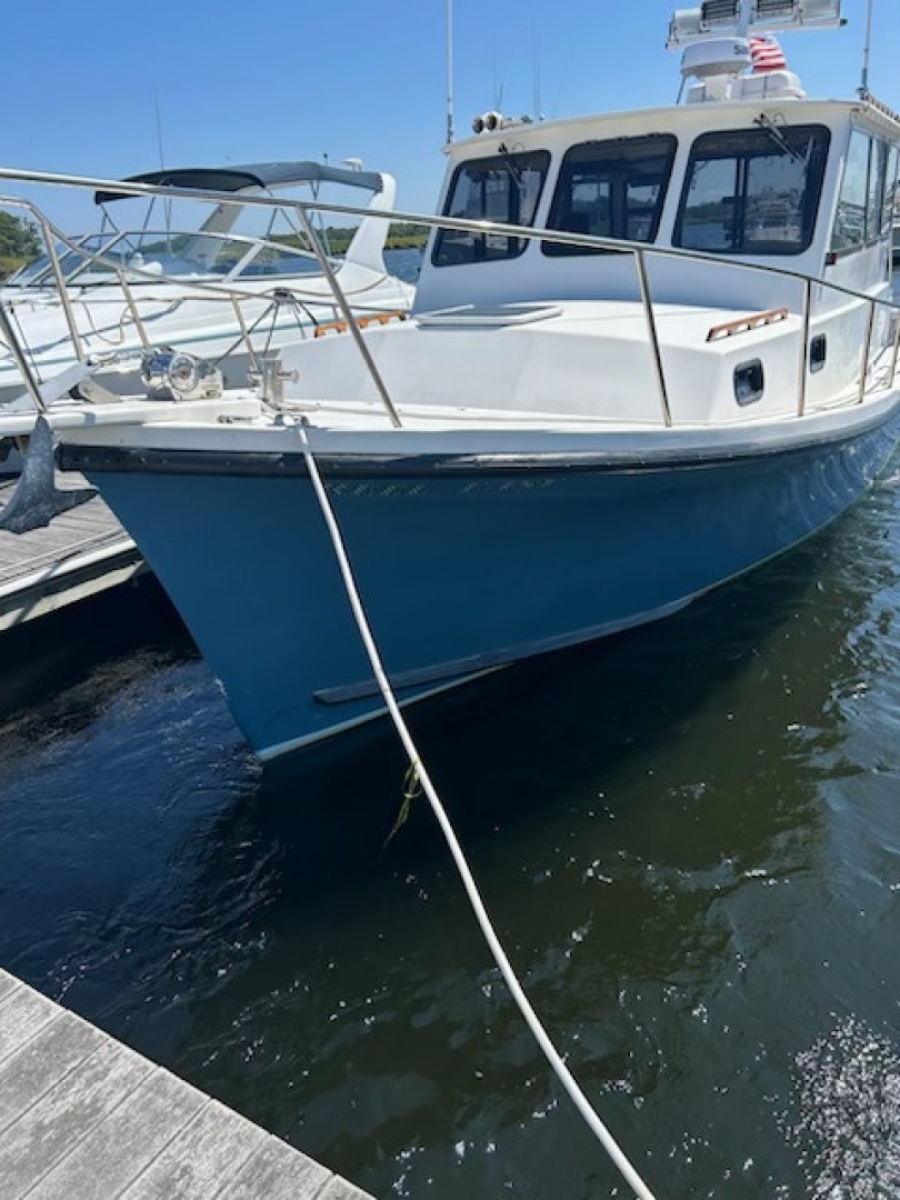 REEL EASY 35ft Eastern Yacht For Sale